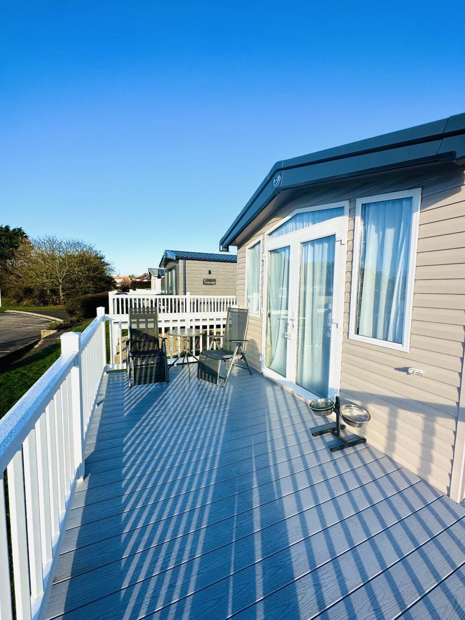 The Hideaway Villa Scarborough Room photo